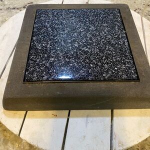 Black‎ and Gray Speckled Trivet